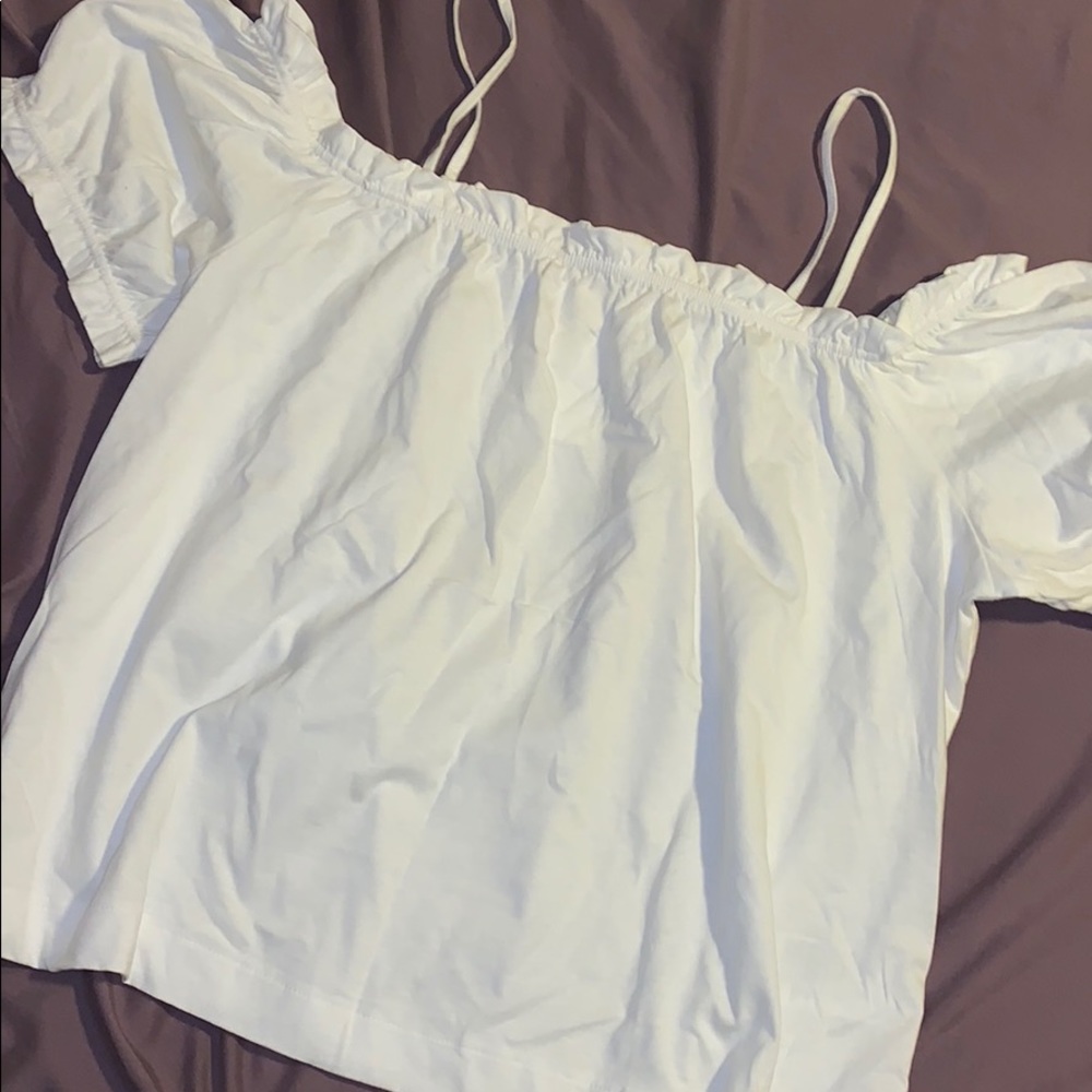 ✨3 for $20 Sale✨White Off the Shoulder Shirt